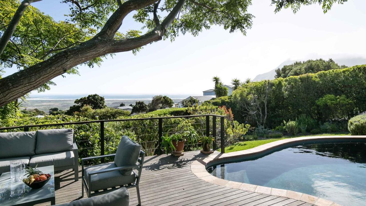Holiday home Noordhoek's Hidden Gem - Backup Power
