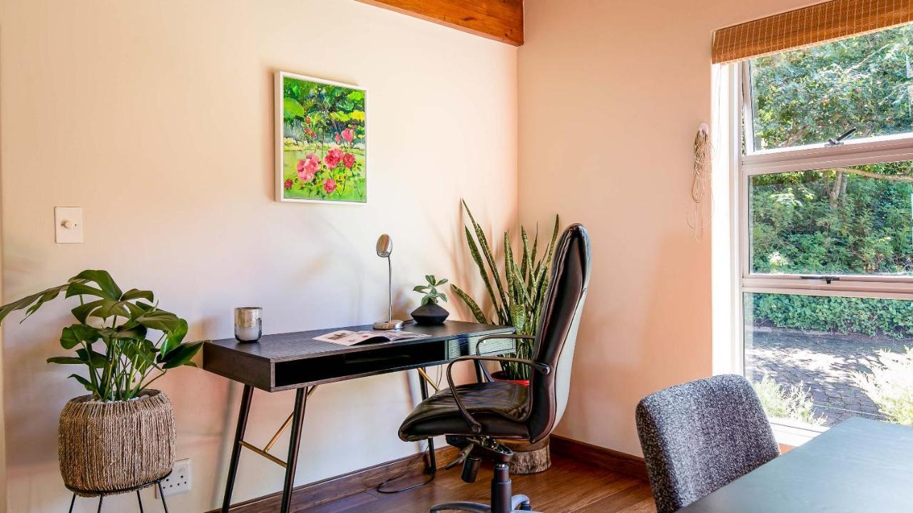 Noordhoek's Hidden Gem - Backup Power Holiday home *