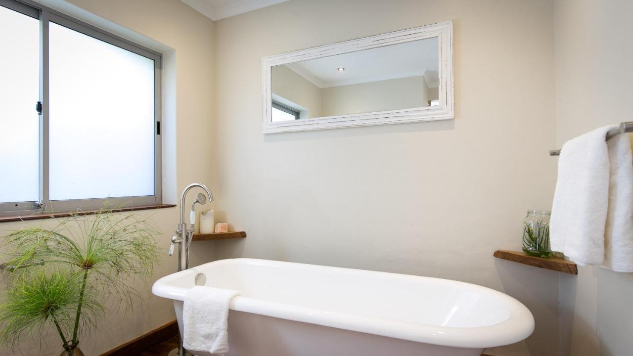 Noordhoek's Hidden Gem - Backup Power Holiday home