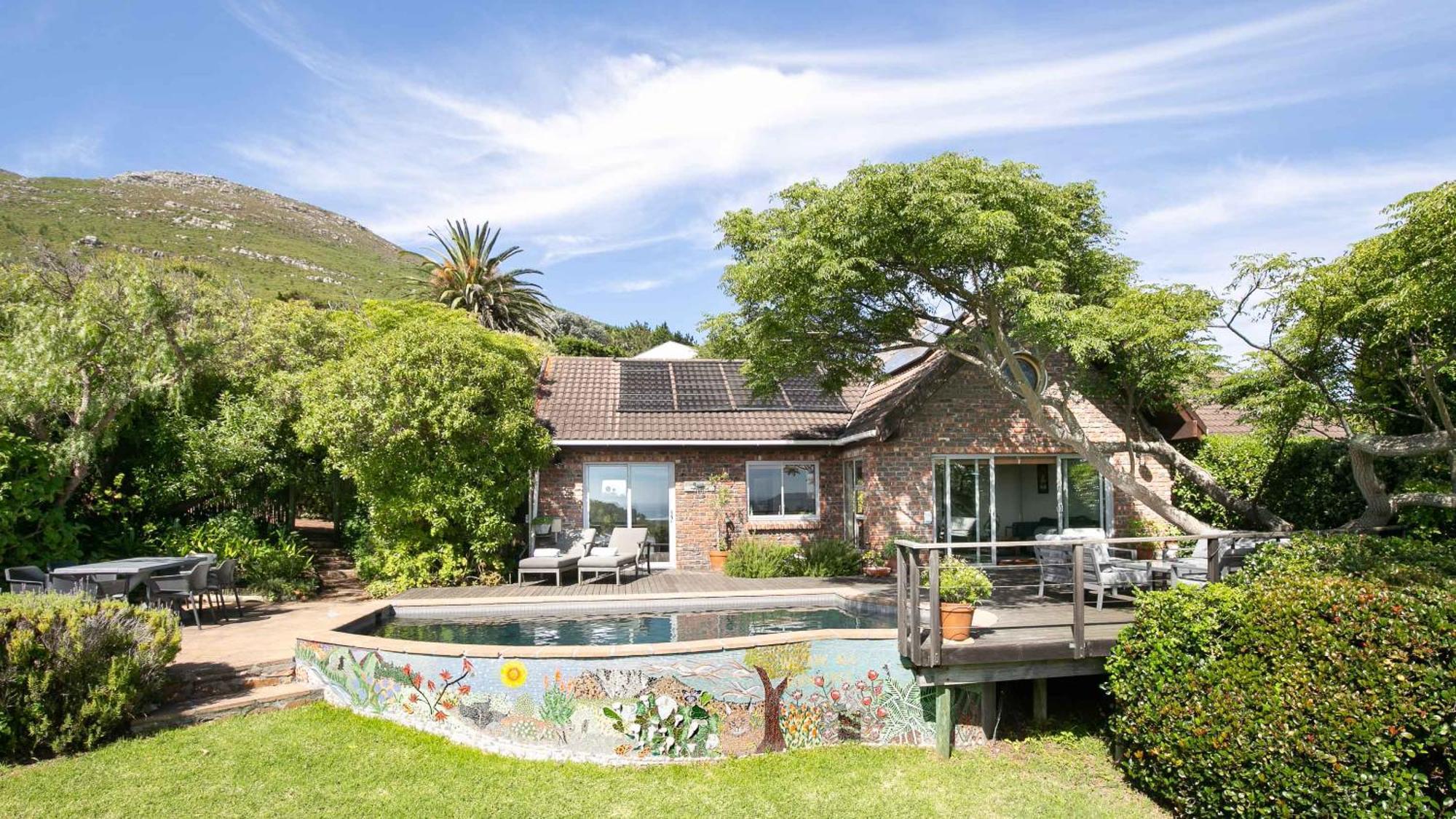 Holiday home Noordhoek's Hidden Gem - Backup Power